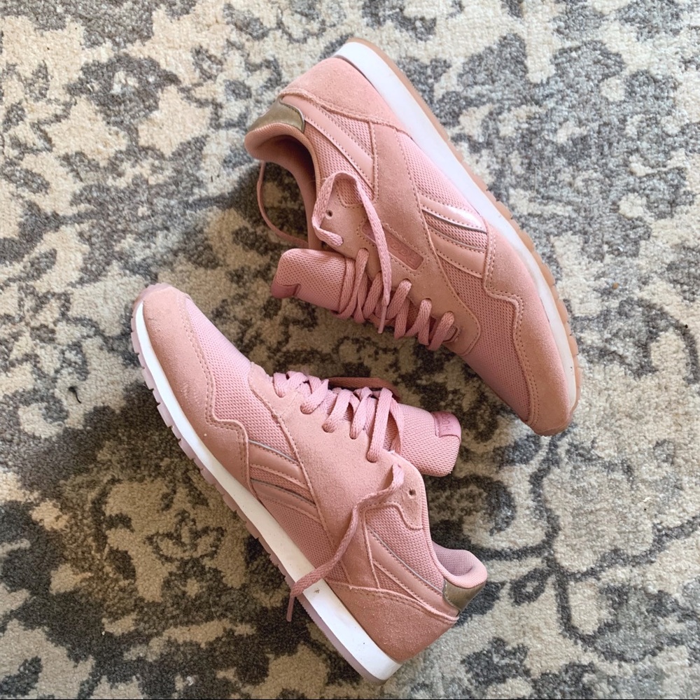 Blush Classic Reebok